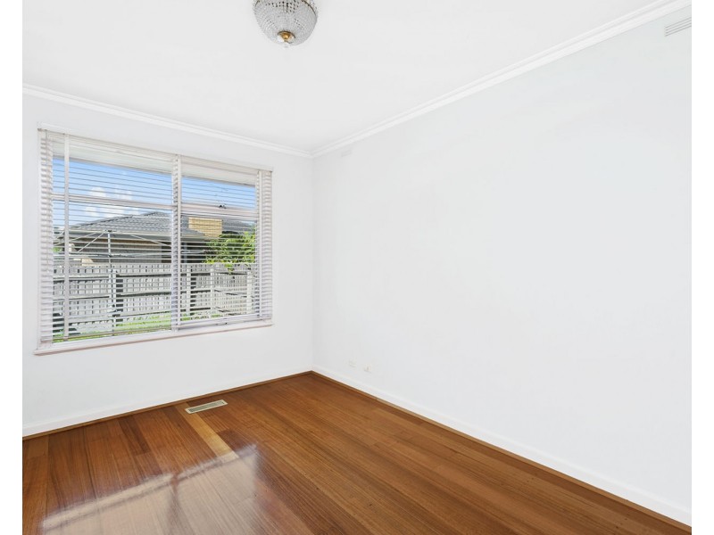 8 Allnutt Court, Cheltenham VIC 3192