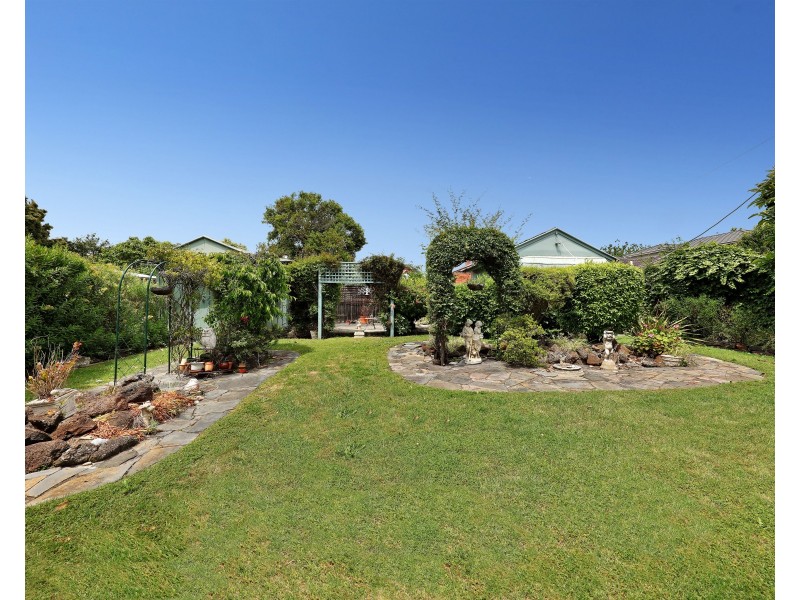 5 Frogmore Road, Carnegie VIC 3163