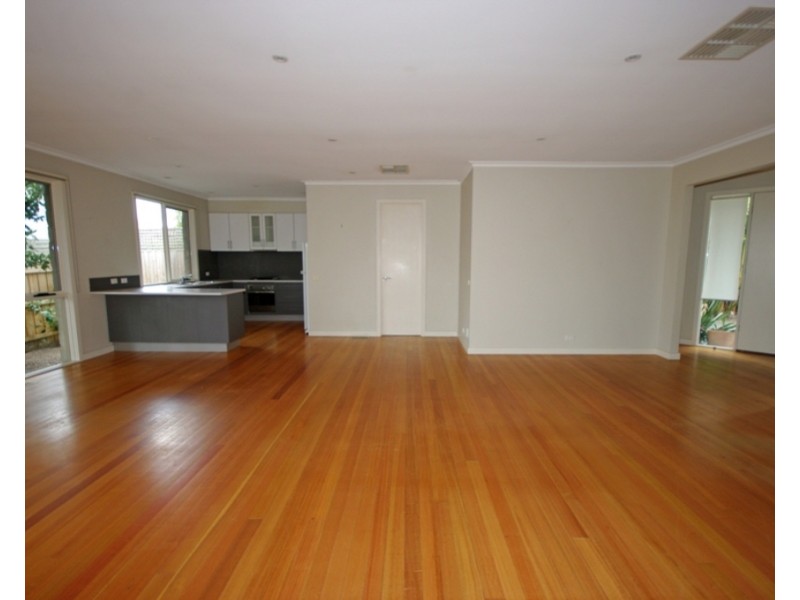 2/34 Whitmuir Road, Bentleigh VIC 3204