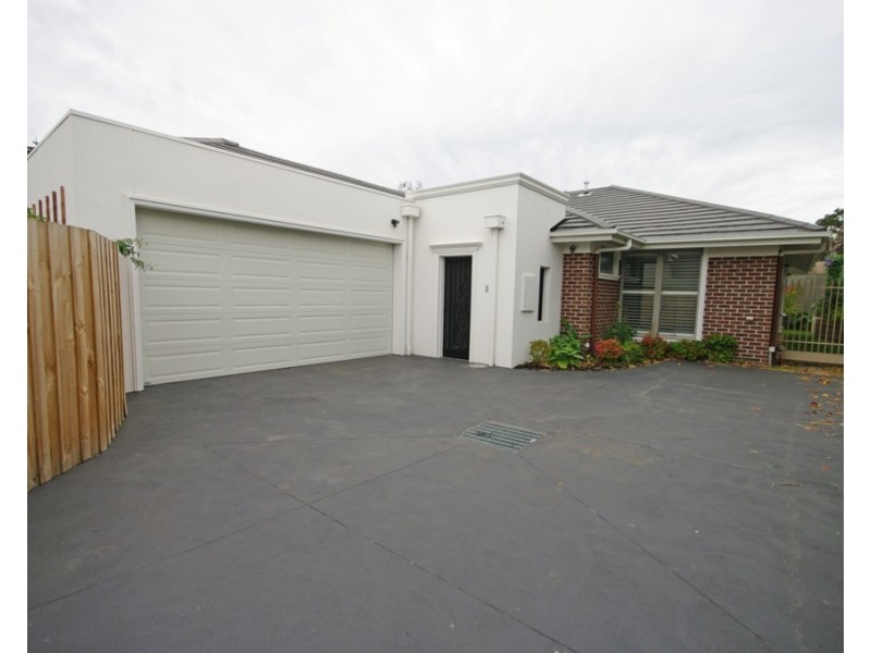 1B Weeroona Road, Murrumbeena VIC 3163