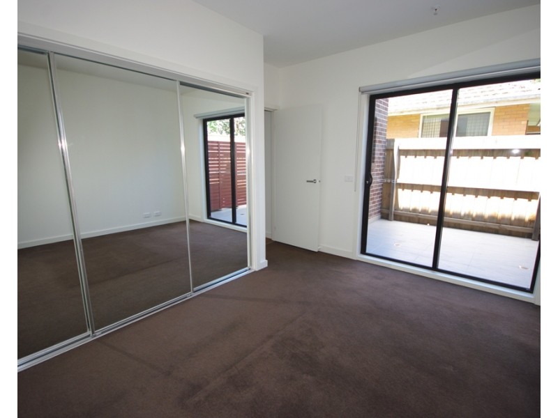 6/75 Lillimur Road, Ormond VIC 3204