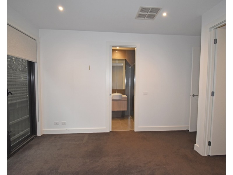 299A McKinnon Road, Mckinnon VIC 3204