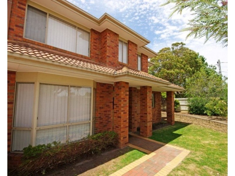 212 Tucker Road, Mckinnon VIC 3204