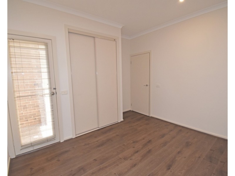 2/24 Madeleine Road, Clayton VIC 3168