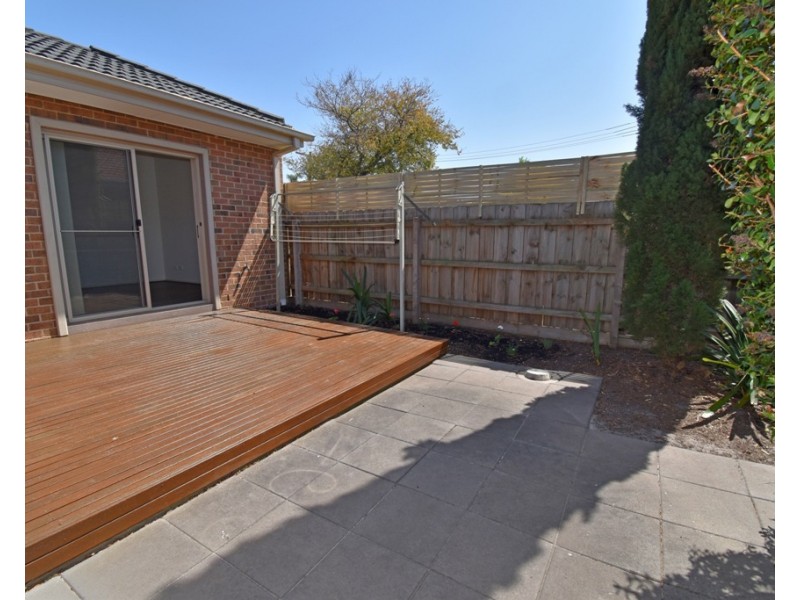 2/24 Madeleine Road, Clayton VIC 3168
