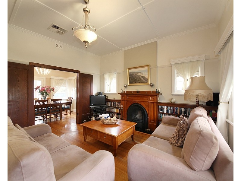 2 Bewdley Street, Ormond VIC 3204