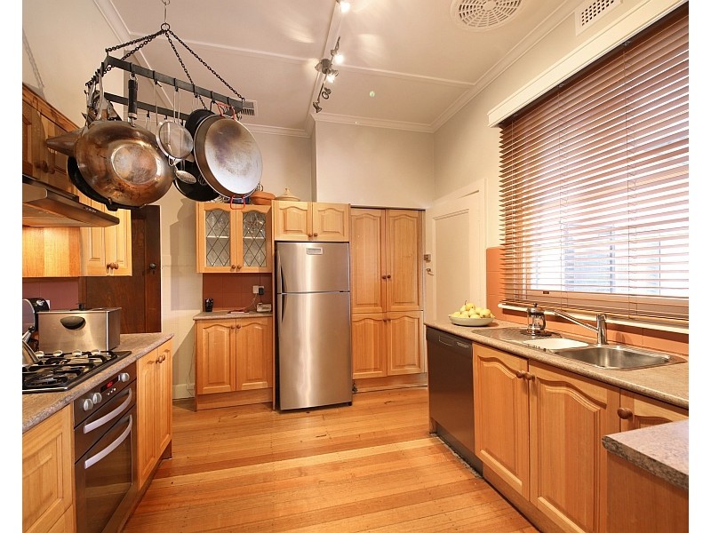 2 Bewdley Street, Ormond VIC 3204