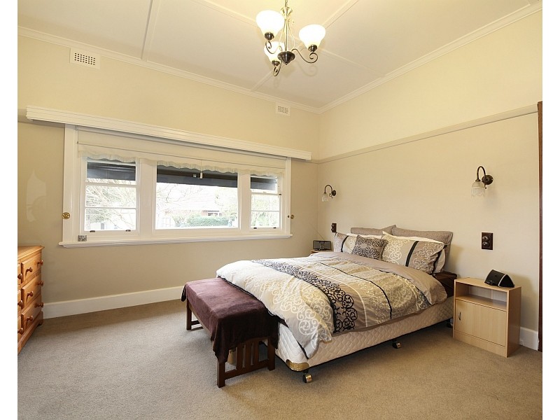 2 Bewdley Street, Ormond VIC 3204