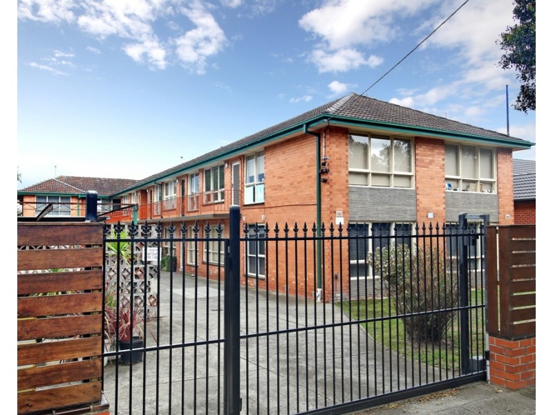 8/27  Lillimur Road, Ormond VIC 3204