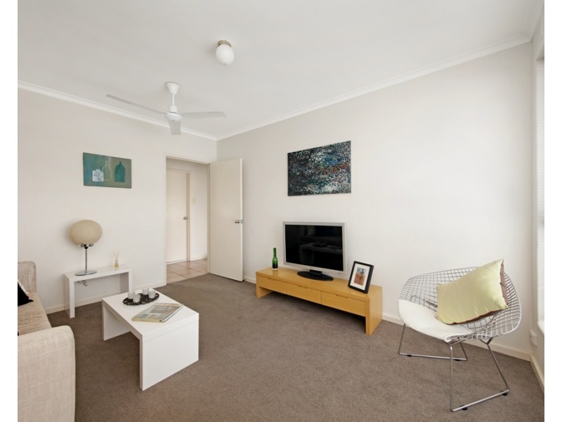 8/27  Lillimur Road, Ormond VIC 3204