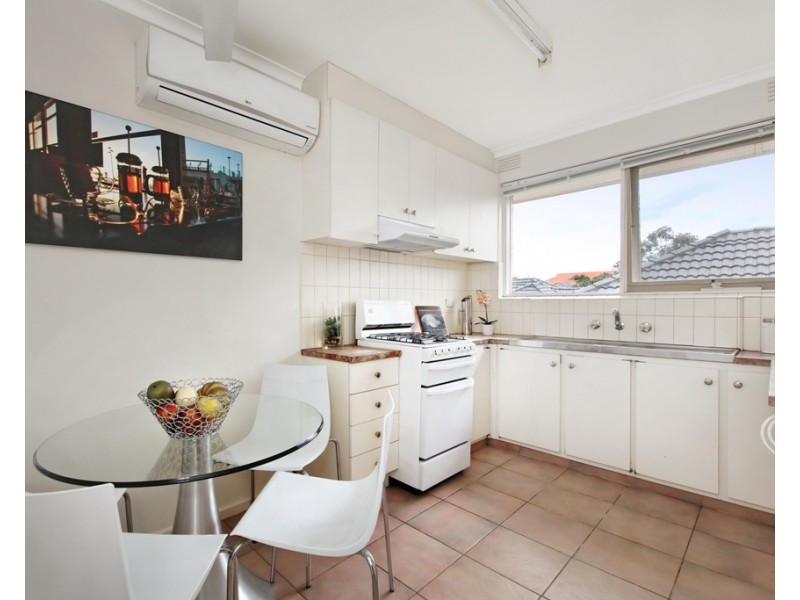 8/27  Lillimur Road, Ormond VIC 3204