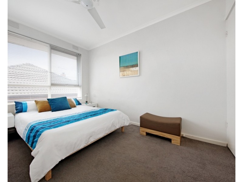 8/27  Lillimur Road, Ormond VIC 3204