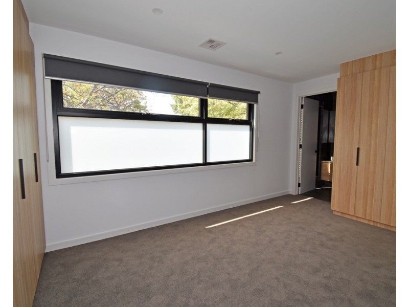 1A Shanahan Crescent, Mckinnon VIC 3204