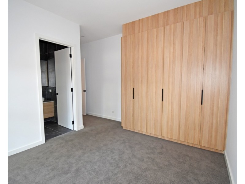 1A Shanahan Crescent, Mckinnon VIC 3204