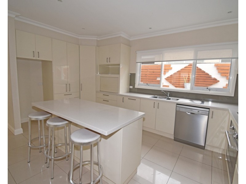 32 Fourth Street, Parkdale VIC 3195