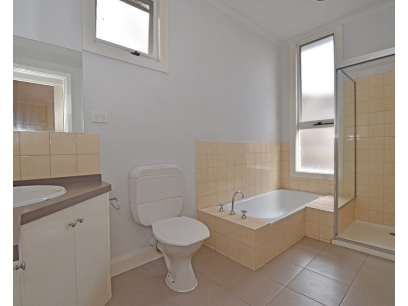 32 Fourth Street, Parkdale VIC 3195