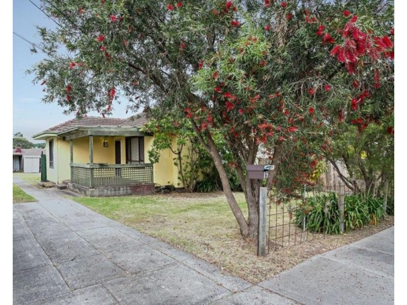 19 Jindabyne Avenue, Chadstone VIC 3148