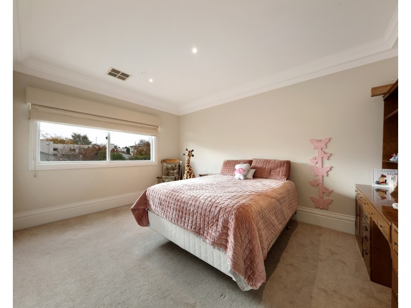 2 Chavasse Street, Brighton VIC 3186