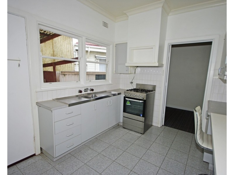 33 Koonawarra Street, Clayton VIC 3168