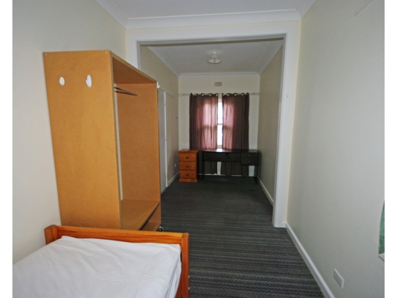33 Koonawarra Street, Clayton VIC 3168
