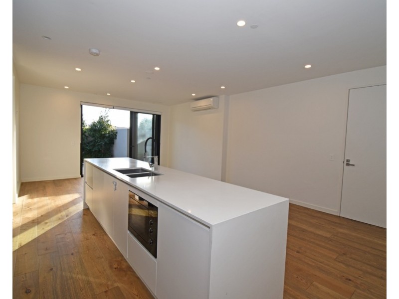 8/10 Station Avenue, Mckinnon VIC 3204