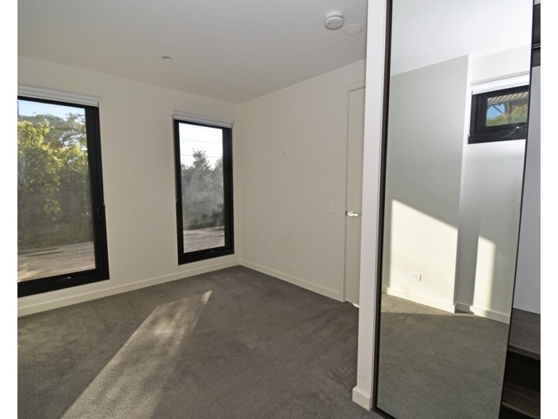 8/10 Station Avenue, Mckinnon VIC 3204