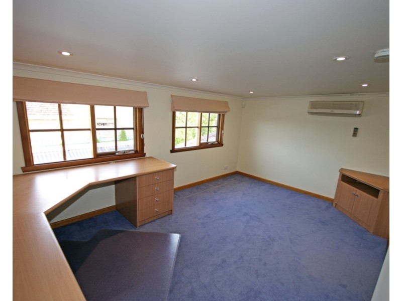 12 Normanby Road, Bentleigh East VIC 3165