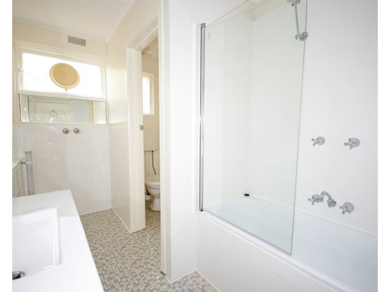 2/81 Wilson Street, Cheltenham VIC 3192