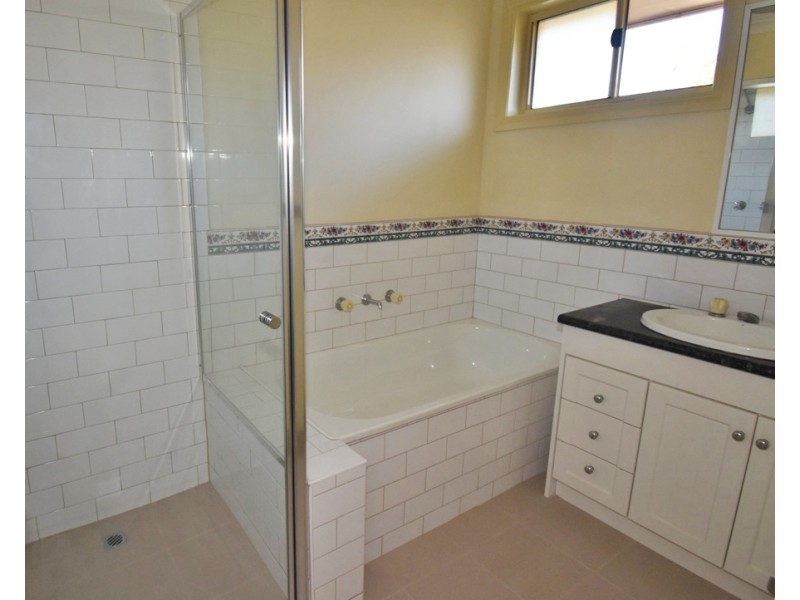 2/50 Lahona Avenue, Bentleigh East VIC 3165