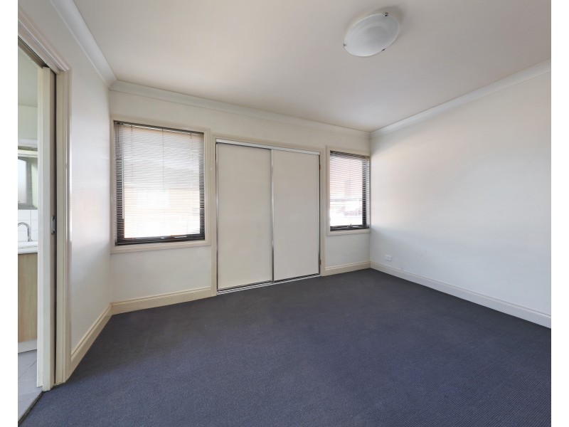 1/3 Royal Lane, Glen Huntly VIC 3163
