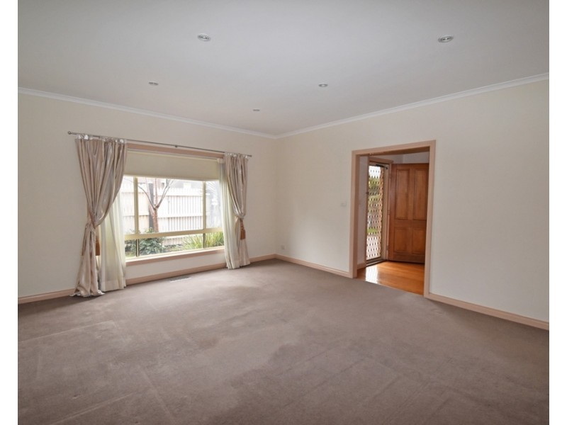 2/18 Ross Street, Bentleigh VIC 3204