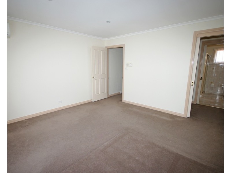 2/18 Ross Street, Bentleigh VIC 3204