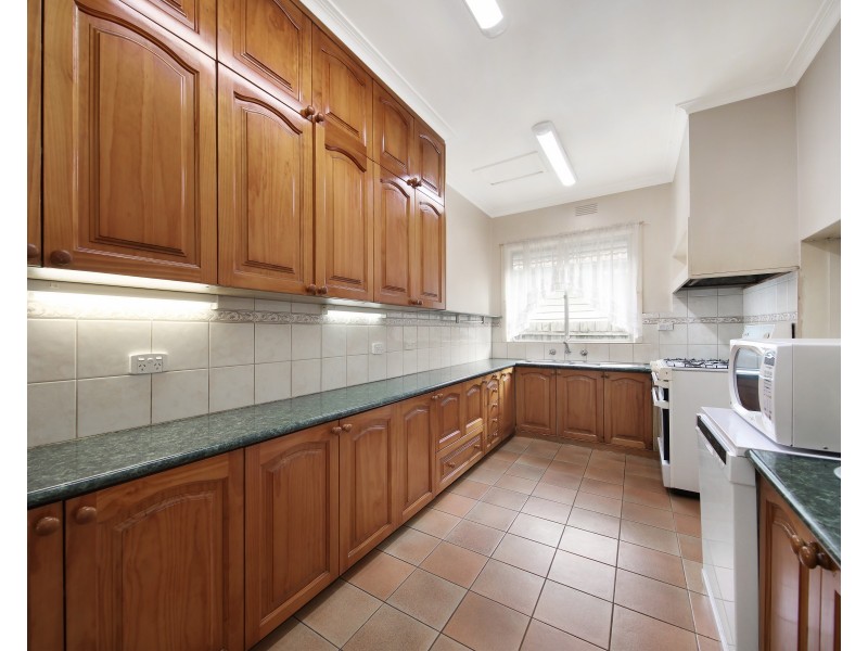 33 Parkmore Road, Bentleigh East VIC 3165