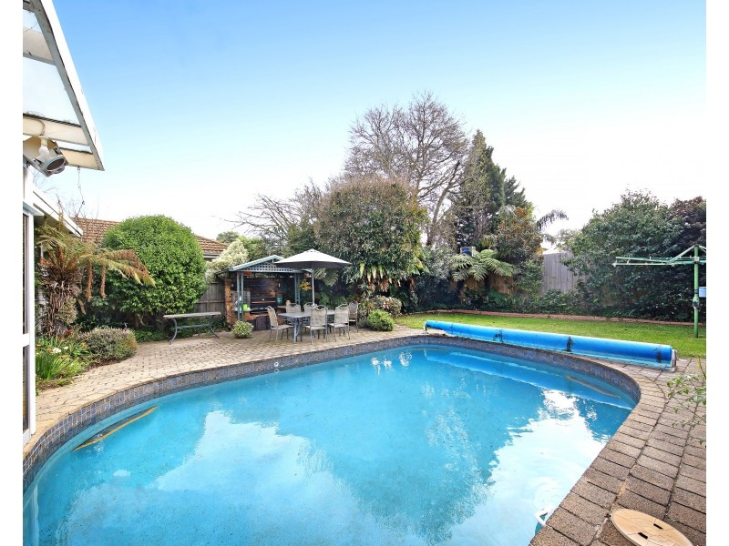 33 Parkmore Road, Bentleigh East VIC 3165