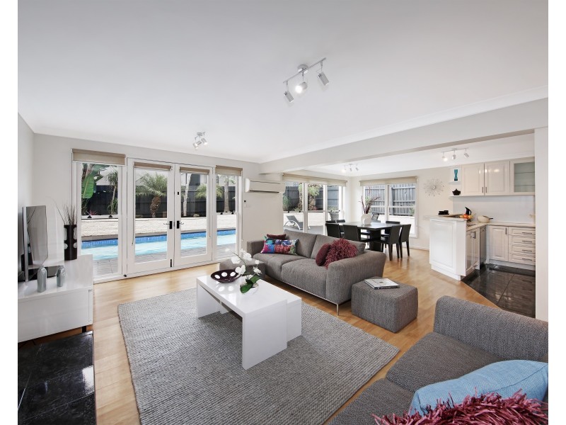 23 Elliott Crescent, Dingley Village VIC 3172