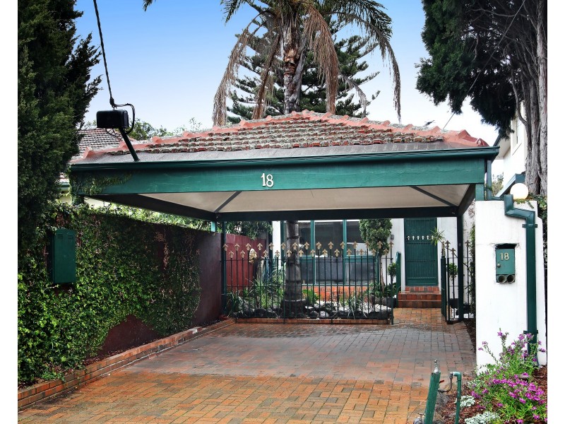 18 Leaburn Avenue, Caulfield North VIC 3161