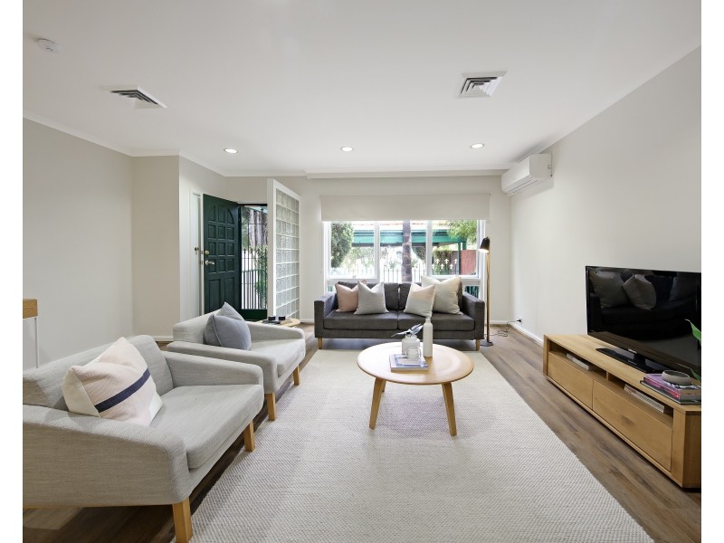 18 Leaburn Avenue, Caulfield North VIC 3161