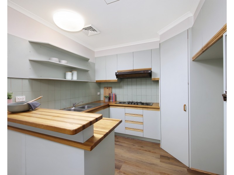 18 Leaburn Avenue, Caulfield North VIC 3161
