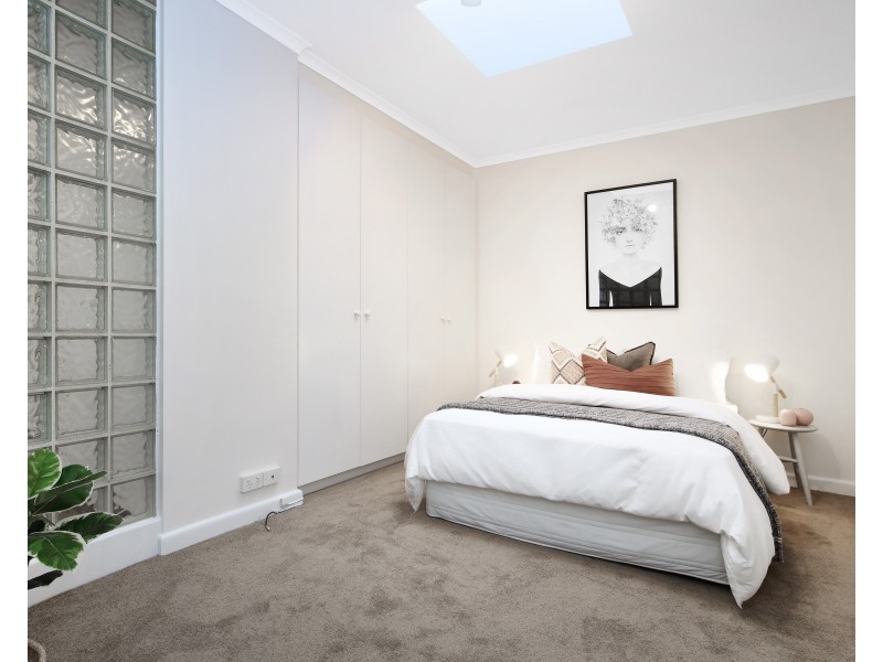 18 Leaburn Avenue, Caulfield North VIC 3161