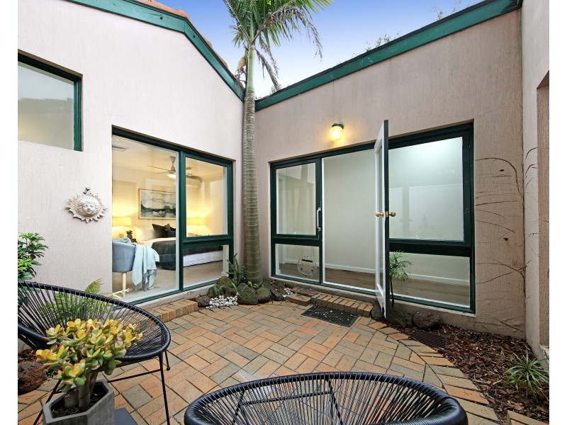18 Leaburn Avenue, Caulfield North VIC 3161