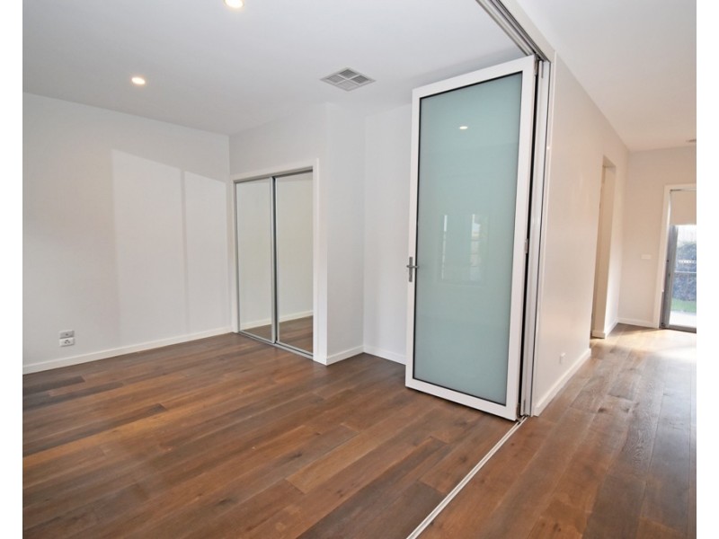 2/37 Magnolia Avenue, Bentleigh East VIC 3165