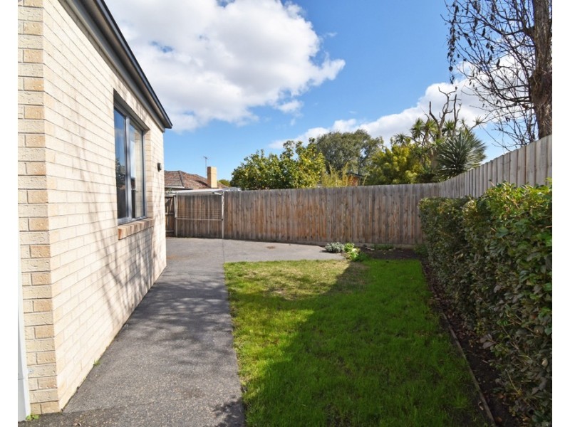 2/37 Magnolia Avenue, Bentleigh East VIC 3165