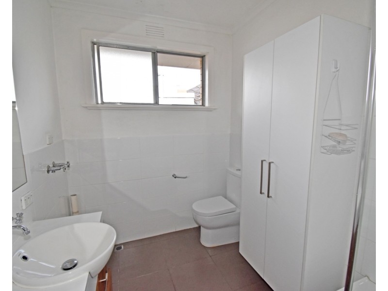 2/23  Morton Street, Clayton VIC 3168