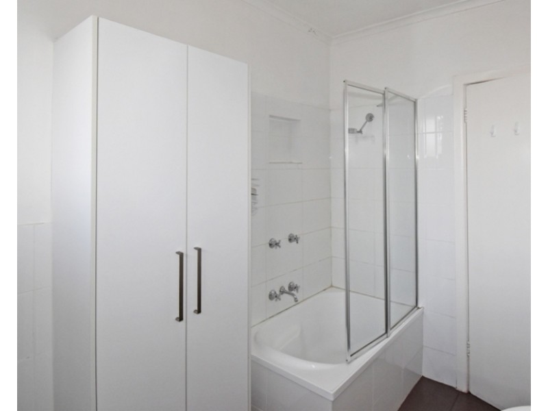 2/23  Morton Street, Clayton VIC 3168