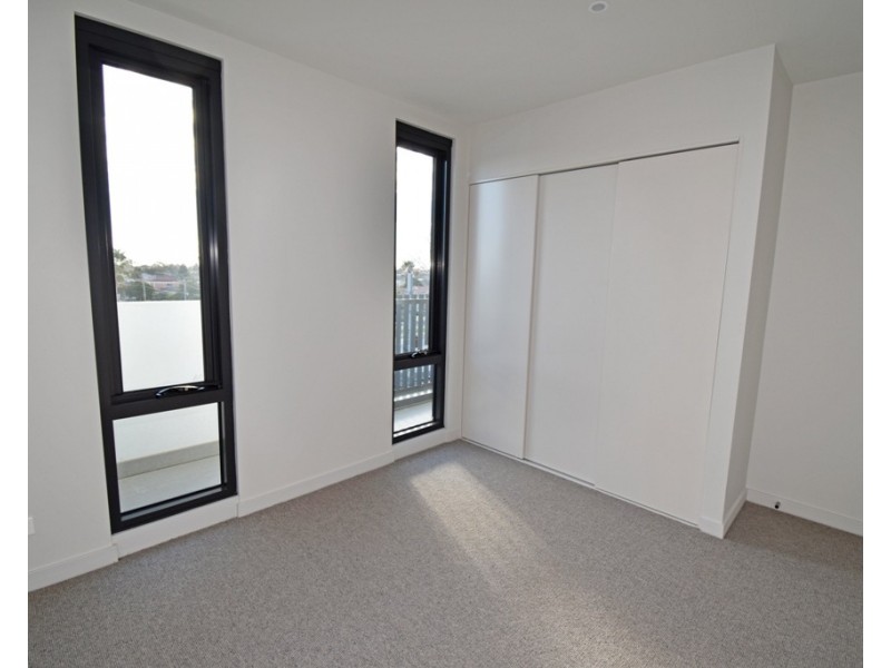 204/23 Bent Street, Bentleigh VIC 3204