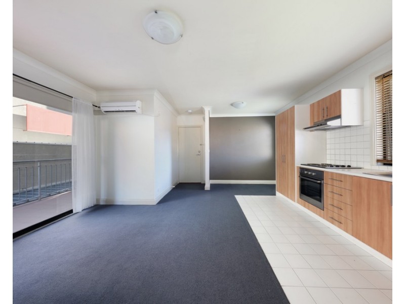 1/3 Royal Lane, Glen Huntly VIC 3163