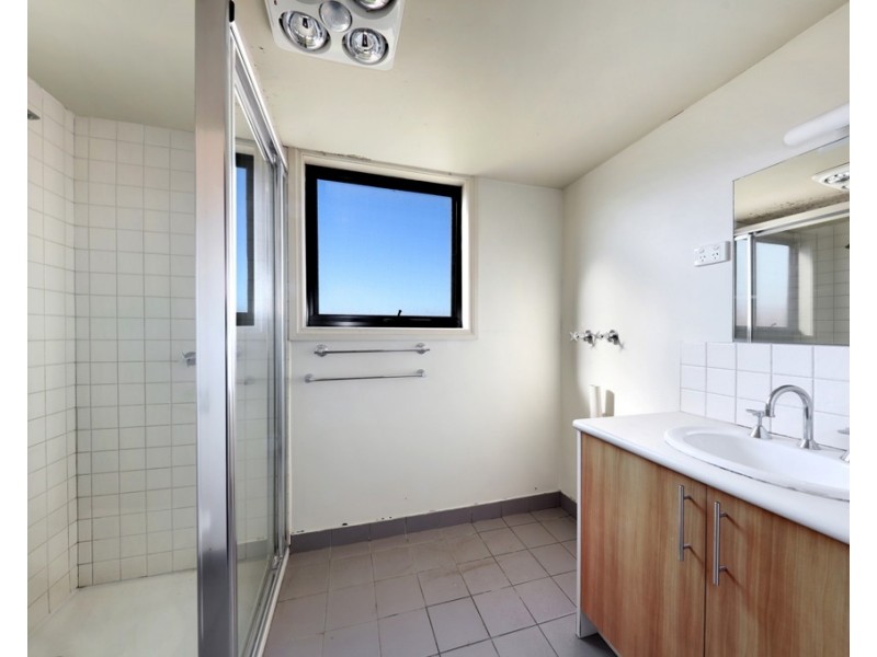 1/3 Royal Lane, Glen Huntly VIC 3163