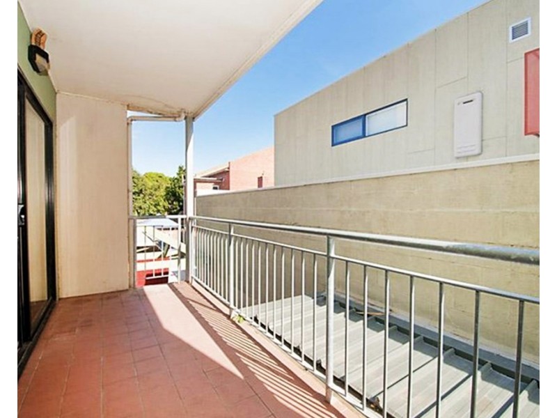 1/3 Royal Lane, Glen Huntly VIC 3163