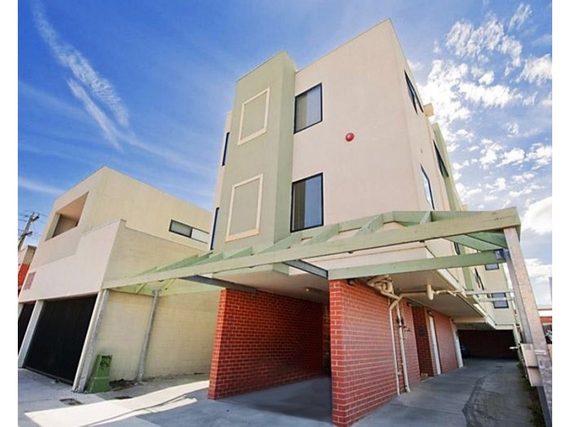 1/3 Royal Lane, Glen Huntly VIC 3163