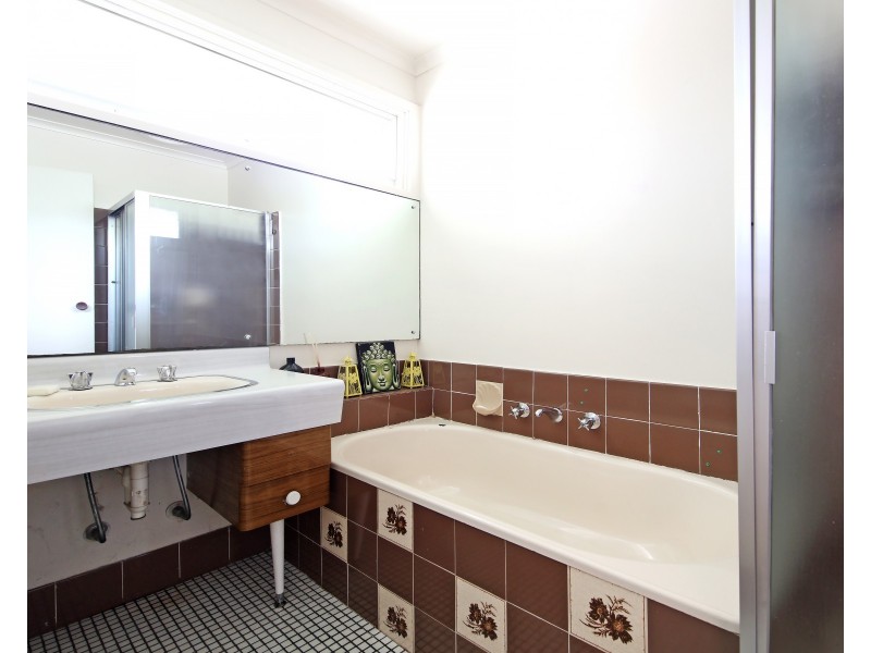 4 Justin Court, Cheltenham VIC 3192